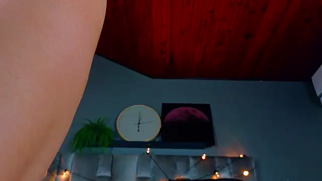 Snapshot of ParisFox_ chatting on 03/02/26, 08:37 ParisFox online show from 03/02/26, 08:37