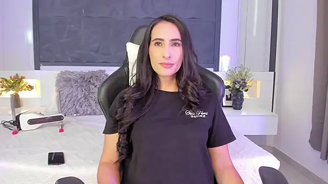 SaraGomez1 online show from 09/23/25, 03:48