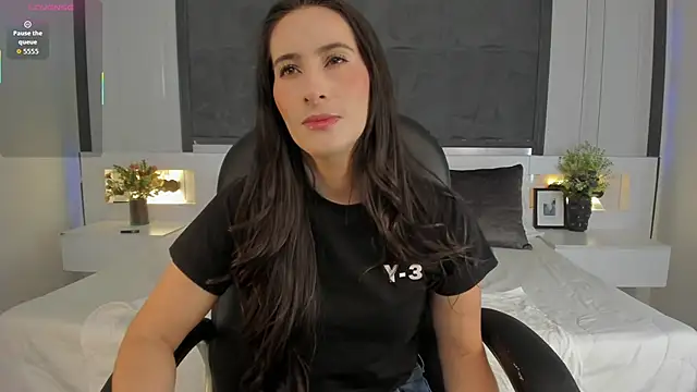 SaraGomez1 online show from 03/12/26, 12:00