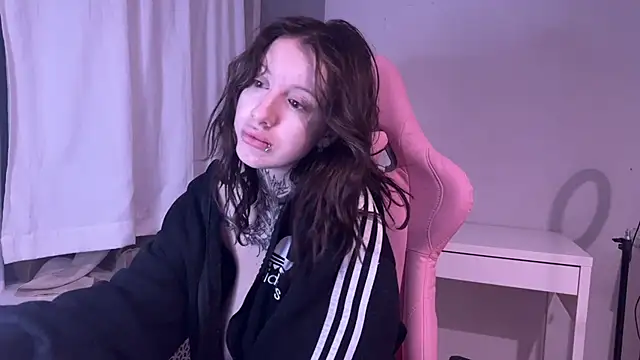 moundliicht1 online show from 04/05/26, 07:44