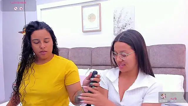 Snapshot of Dilan_y_Mia chatting on 03/07/25, 12:45 Dilan y Mia online show from 03/07/25, 12:45
