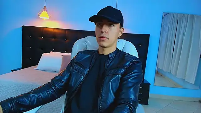 Lobo 17  online show from 02/05/25, 04:16