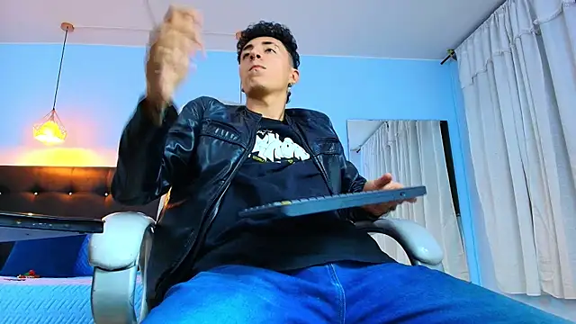 Lobo 17  online show from 02/13/25, 07:03