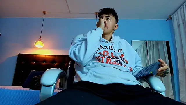 Lobo 17  online show from 02/14/25, 08:21