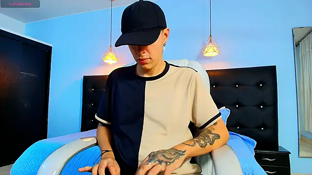 Lobo 17  online show from 02/18/25, 03:42