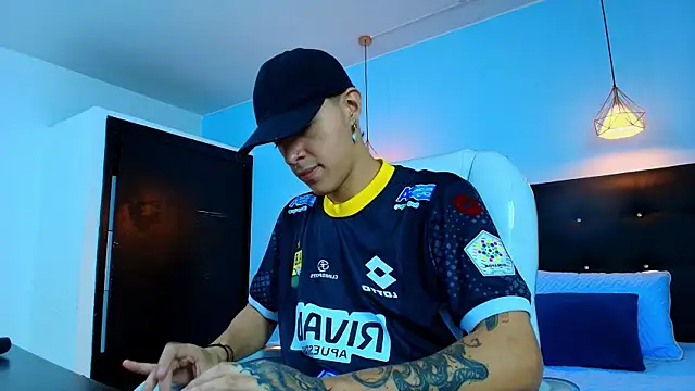 Lobo 17  online show from 02/19/25, 03:50