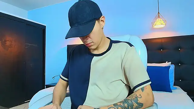 Lobo 17  online show from 03/11/25, 04:21