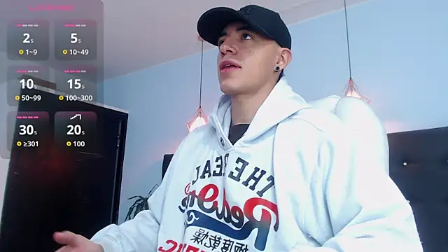 Lobo 17  online show from 10/08/25, 03:48