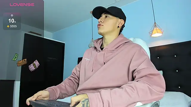 Lobo 17  online show from 12/16/25, 03:44