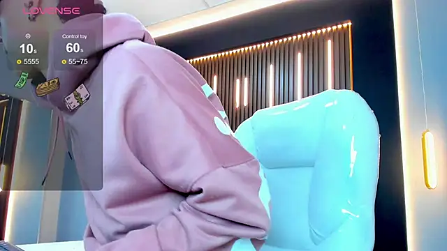 Lobo 17  online show from 02/28/26, 03:40