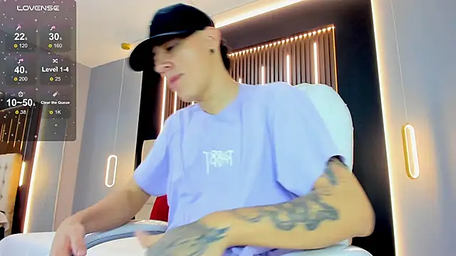 Lobo 17  online show from 03/03/26, 03:45