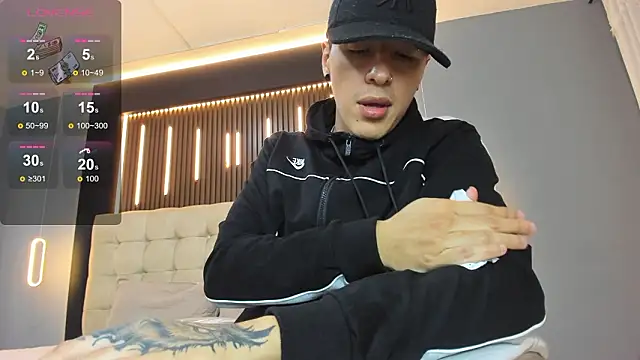 Lobo 17  online show from 03/29/26, 03:39