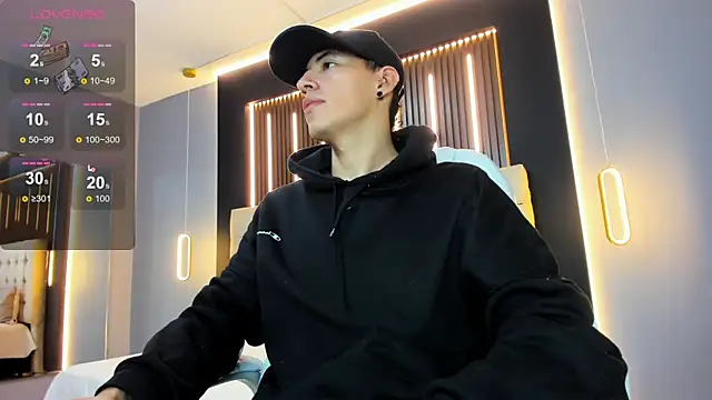 Lobo 17  online show from 04/07/26, 03:40