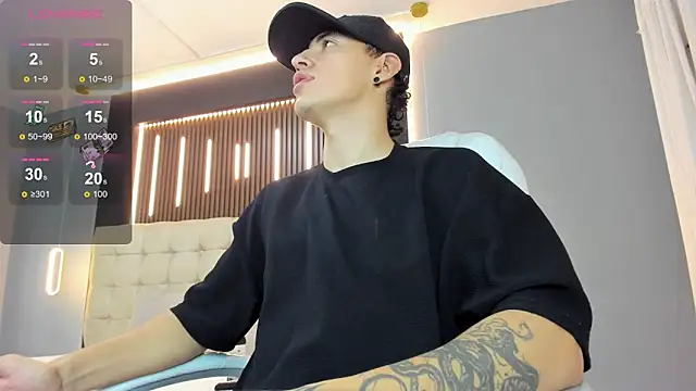 Lobo 17  online show from 04/16/26, 03:40