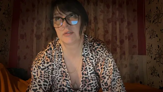 Snapshot of StellarTeam chatting on 11/26/25, 09:05 StellarTeam online show from 11/26/25, 09:05