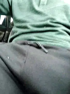 QcMisterv13 online show from 10/29/25, 07:37