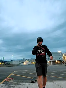 QcMisterv13 online show from 04/18/26, 11:49