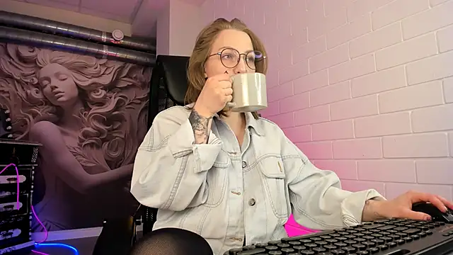 AphexQueen online show from 09/19/25, 09:22