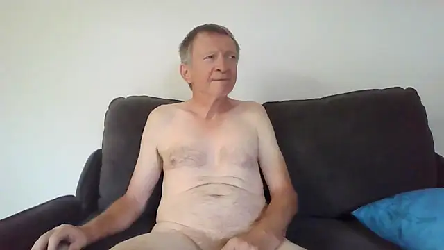 Snapshot of naturiste974 chatting on 02/05/26, 08:19 naturiste974 online show from 02/05/26, 08:19