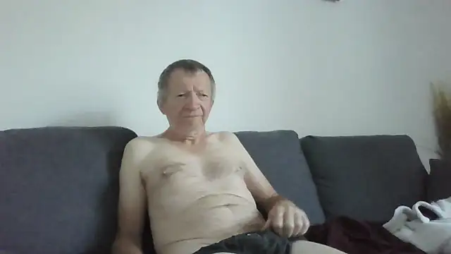 Snapshot of naturiste974 chatting on 04/30/26, 05:36 naturiste974 online show from 04/30/26, 05:36
