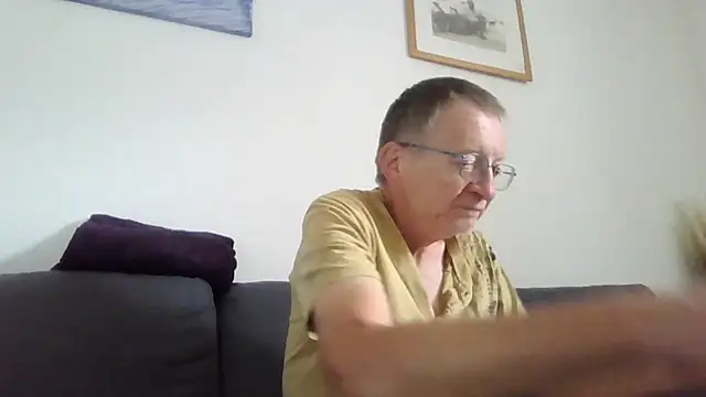 Snapshot of naturiste974 chatting on 06/03/26, 02:55 naturiste974 online show from 06/03/26, 02:55