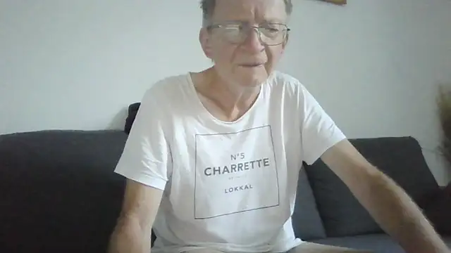 naturiste974 online show from 06/15/26, 04:36