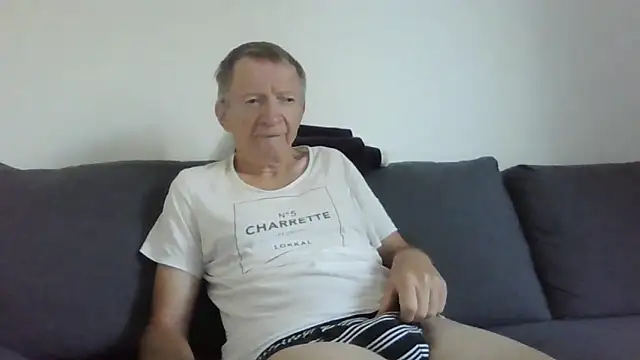 naturiste974 online show from 06/18/26, 05:30
