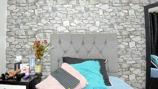 Snapshot of your_angel7 chatting on 09/11/25, 02:11 your angel7 online show from 09/11/25, 02:11