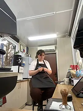 cinnabon  online show from 02/12/25, 02:32