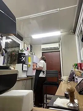 cinnabon  online show from 03/02/25, 03:27