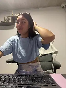 emily 22x online show from 01/30/25, 12:29