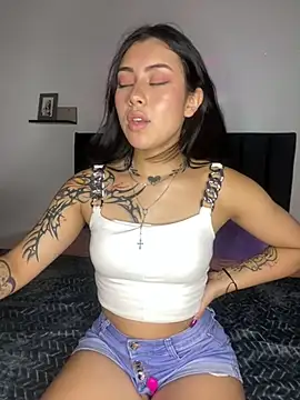 emily 22x online show from 02/15/25, 02:15