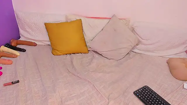 Snapshot of cookplleaser chatting on 09/23/25, 11:24 cookplleaser online show from 09/23/25, 11:24