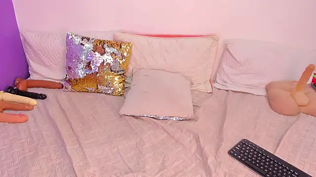 Snapshot of cookplleaser chatting on 09/24/25, 11:24 cookplleaser online show from 09/24/25, 11:24