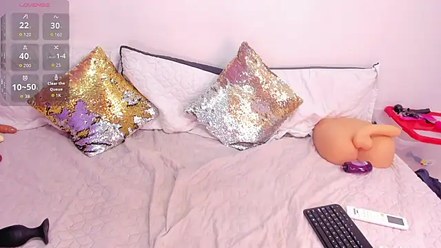 Snapshot of cookplleaser chatting on 10/20/25, 11:32 cookplleaser online show from 10/20/25, 11:32