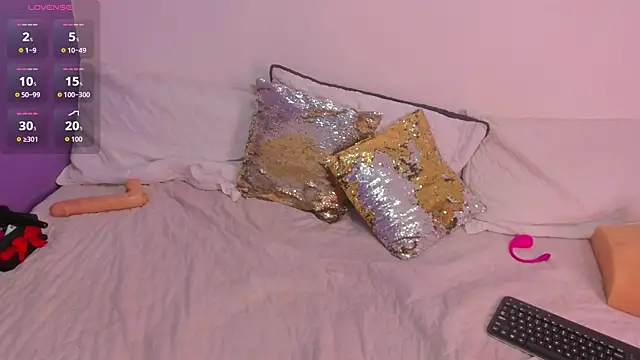 Snapshot of cookplleaser chatting on 11/26/25, 11:33 cookplleaser online show from 11/26/25, 11:33