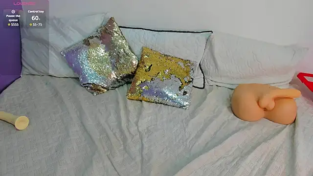 Snapshot of cookplleaser chatting on 12/15/25, 11:36 cookplleaser online show from 12/15/25, 11:36