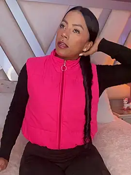 Snapshot of Amber_villalobos_ chatting on 10/03/25, 04:31 Amber villalobos online show from 10/03/25, 04:31