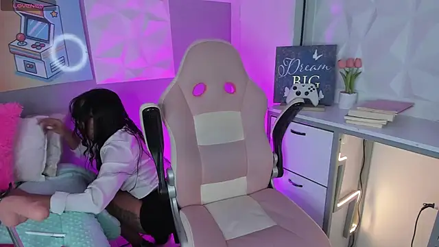 Amber villalobos  online show from 03/28/26, 02:22