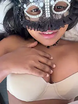 Bella Luna18 online show from 11/06/25, 07:26