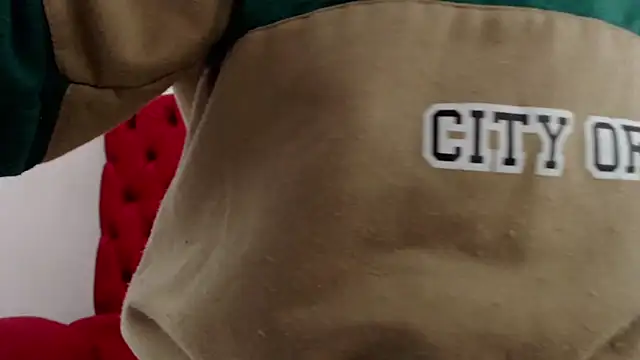 CarolineBrunx online show from 02/18/25, 07:21