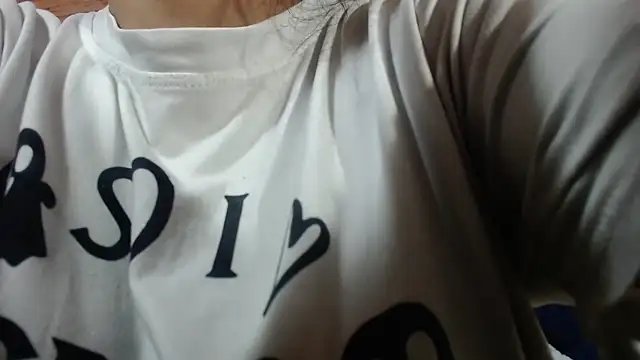 CarolineBrunx online show from 11/11/25, 05:07