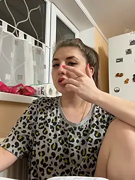 Snapshot of sexyy_girl_ chatting on 12/14/24, 05:03 sexyy girl online show from 12/14/24, 05:03