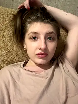 Snapshot of sexyy_girl_ chatting on 11/19/25, 04:18 sexyy girl online show from 11/19/25, 04:18