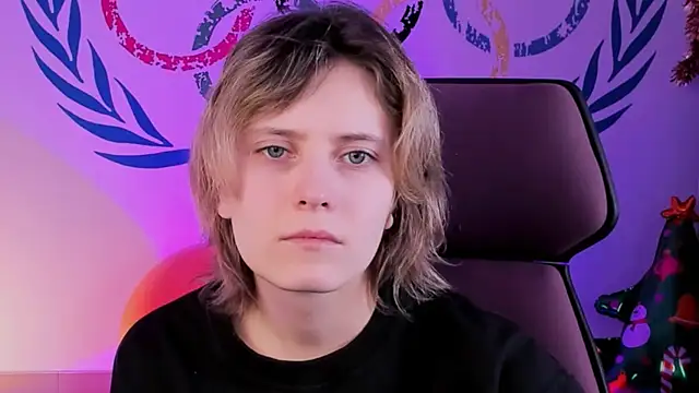 Snapshot of LolaAsmus chatting on 12/28/24, 05:12 LolaAsmus online show from 12/28/24, 05:12