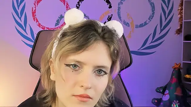 Snapshot of LolaAsmus chatting on 12/28/24, 11:19 LolaAsmus online show from 12/28/24, 11:19