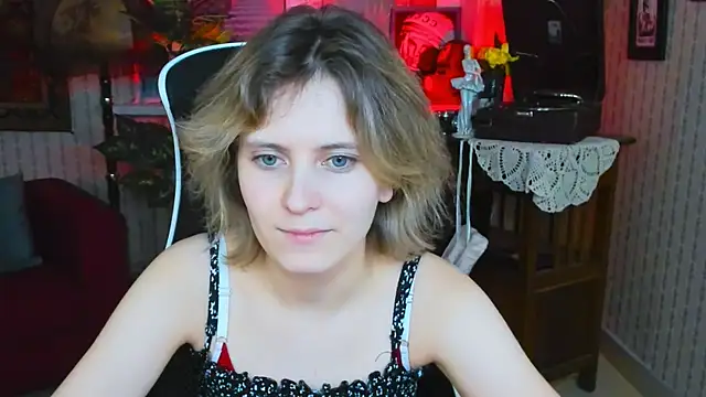 Snapshot of LolaAsmus chatting on 12/30/24, 04:19 LolaAsmus online show from 12/30/24, 04:19