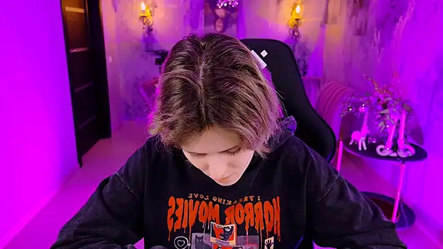 Snapshot of LolaAsmus chatting on 01/03/25, 05:06 LolaAsmus online show from 01/03/25, 05:06