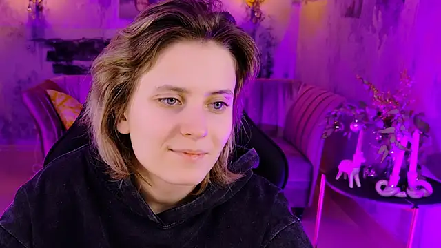 Snapshot of LolaAsmus chatting on 01/03/25, 08:10 LolaAsmus online show from 01/03/25, 08:10