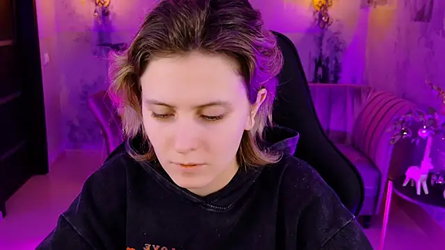 Snapshot of LolaAsmus chatting on 01/03/25, 02:19 LolaAsmus online show from 01/03/25, 02:19